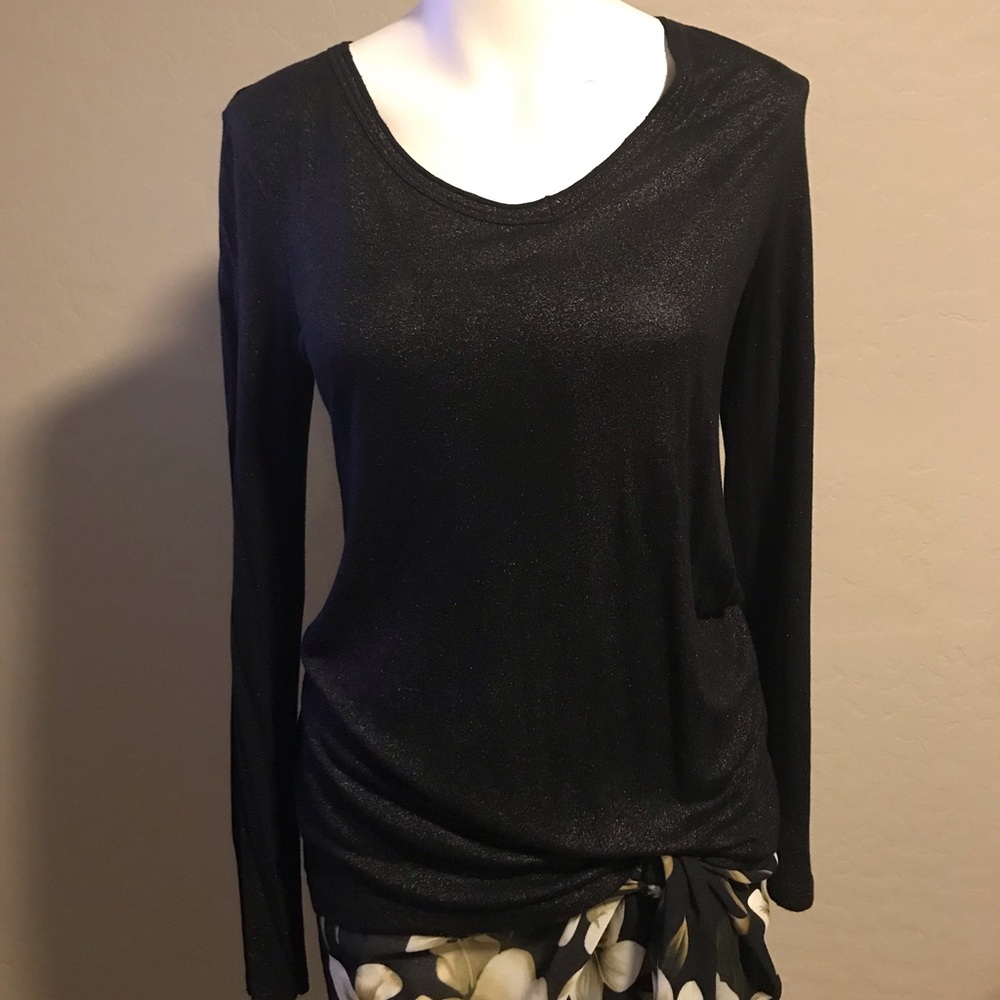 Woman’s L/S black shimmer tee